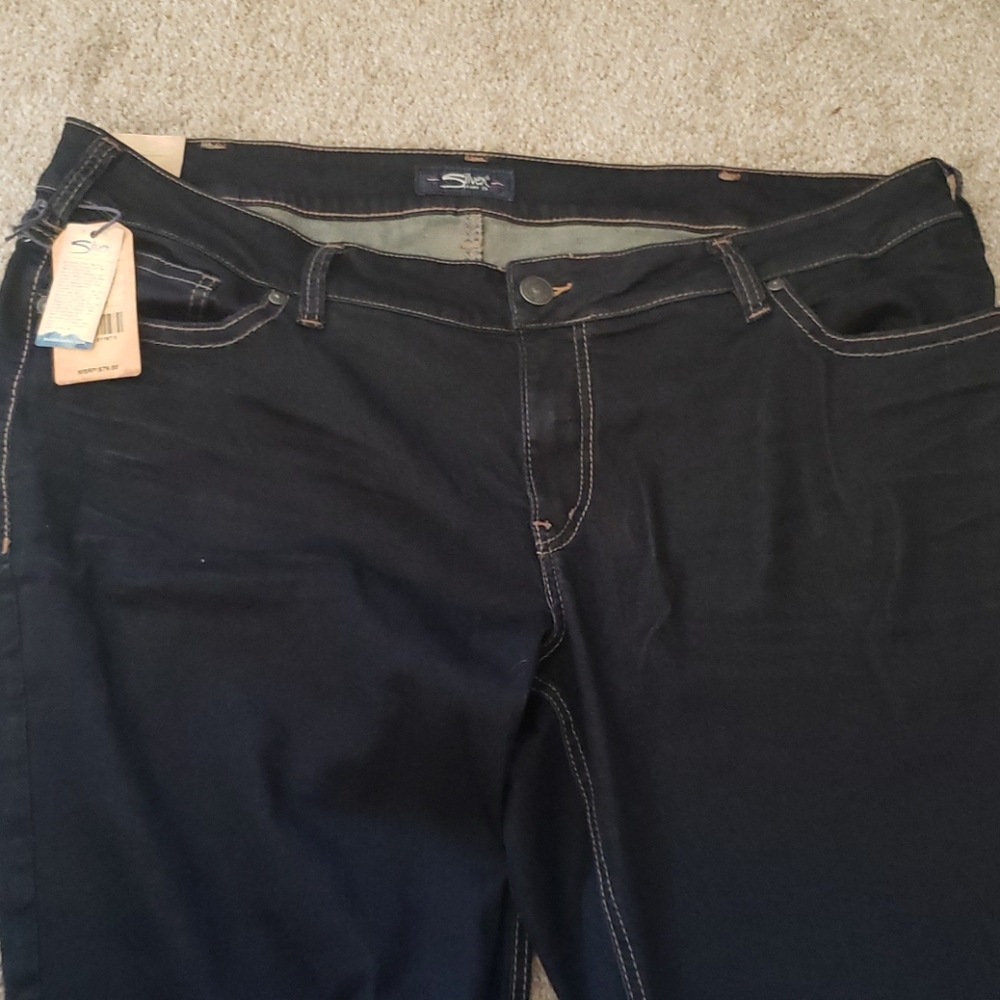 NWT Silver Jeans 24W L31